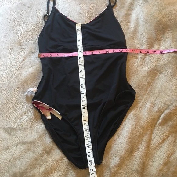 La Vie en Rose (Aquarose) black pink floral one piece cross printed back Size M - Picture 9 of 9